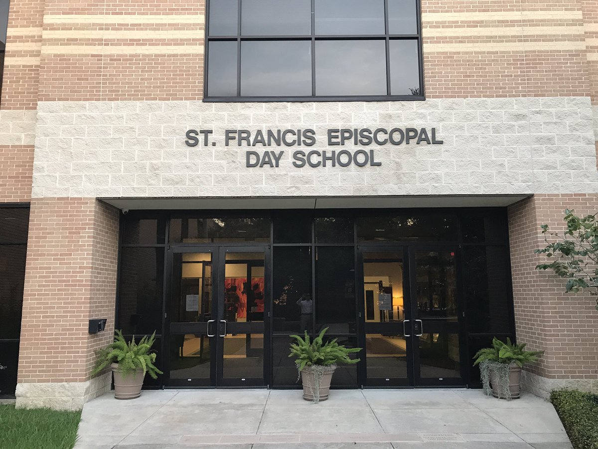 lovejoysteve's tweet image. Walking into @SFESHouston today after a great summer break. Looking forward to a fantastic 2017-2018 school year. #Peopleforothers #SFES