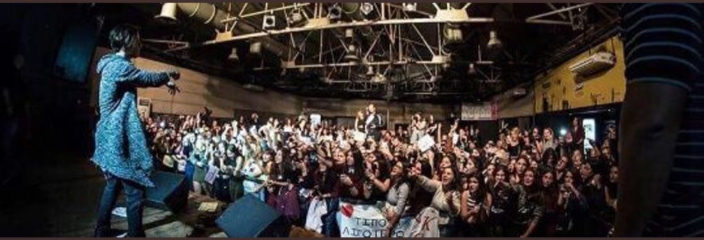katerina_Ntflou's tweet photo. Can you see me?  Hahah I'm sure you can't even find me. But yeah, I was there and It was a great time. #VangelisKakouriotis https://t.co/2oXZLWVYzy