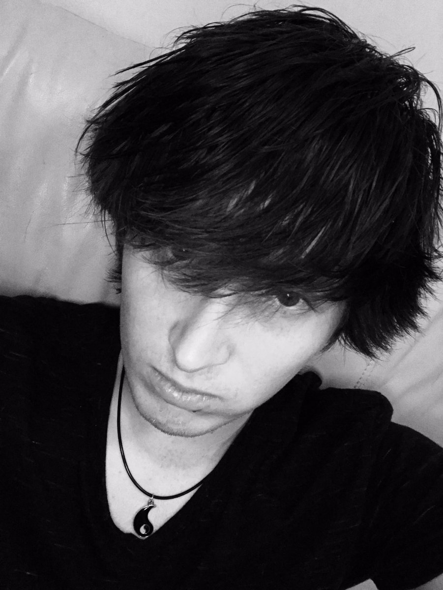 JNLC1996's tweet photo. #DarknessInSide #heartbroken #overrelationshipbullshit #single #feelingUsed #Darkness #DarknessHasTakenOverMyHeart 💔😔 https://t.co/dOfqU9UFM0