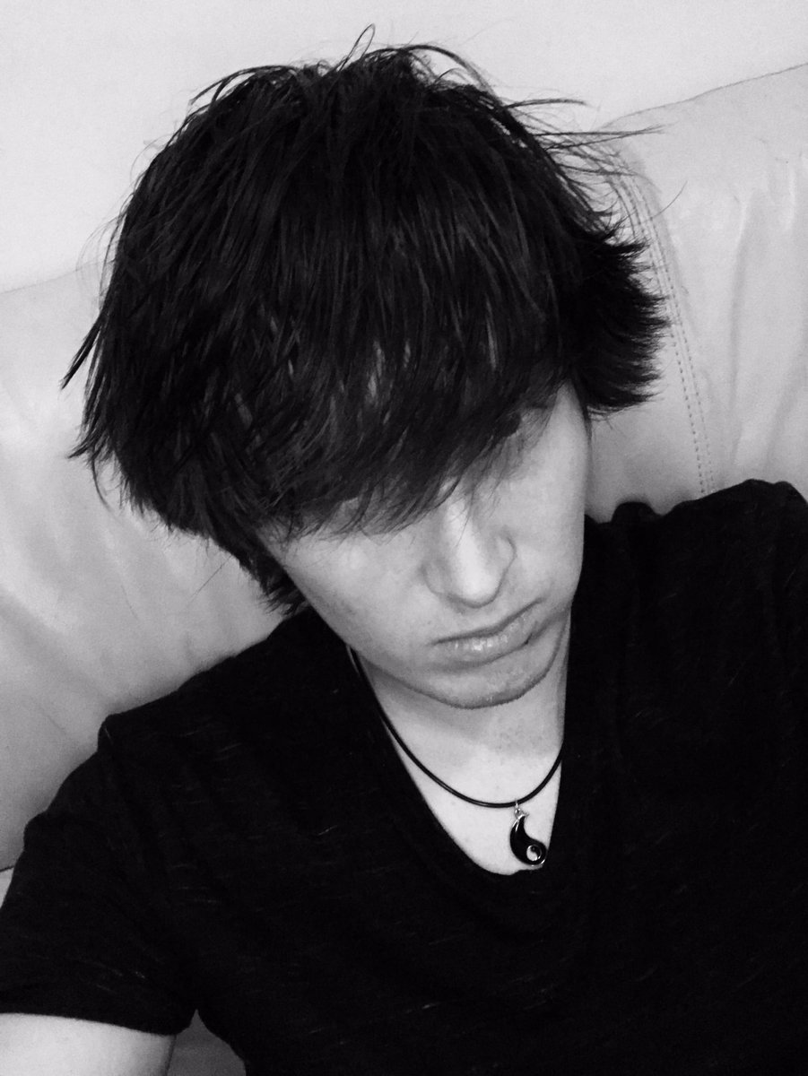 JNLC1996's tweet photo. #DarknessInSide #heartbroken #overrelationshipbullshit #single #feelingUsed #Darkness #DarknessHasTakenOverMyHeart 💔😔 https://t.co/dOfqU9UFM0