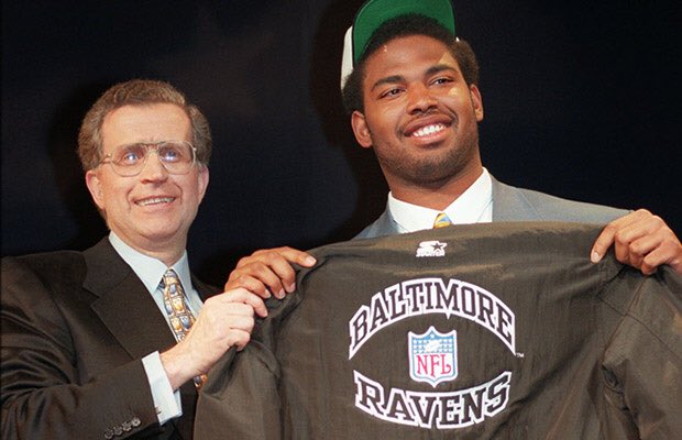 Happy 43rd birthday to HOF T and the Ravens 1st pick Jonathan Ogden! 