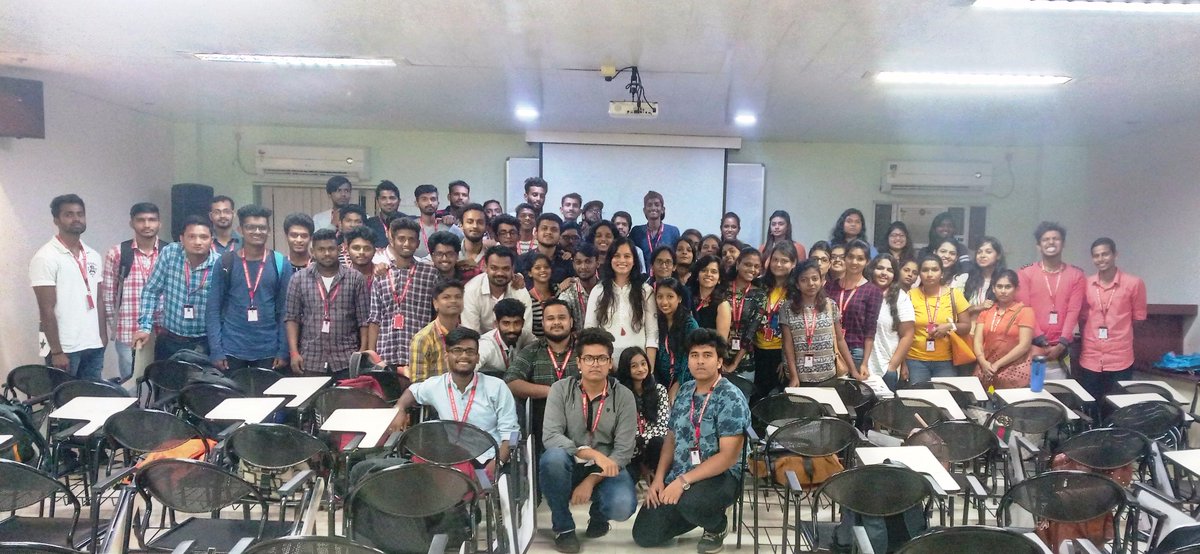 ISMmumbai's tweet photo. Students of @ISMmumbai posing after their interactive sessions

#media #mediainstitute #college #collegelife #Mumbai #MondayMotivation https://t.co/r1aQDEfmMm