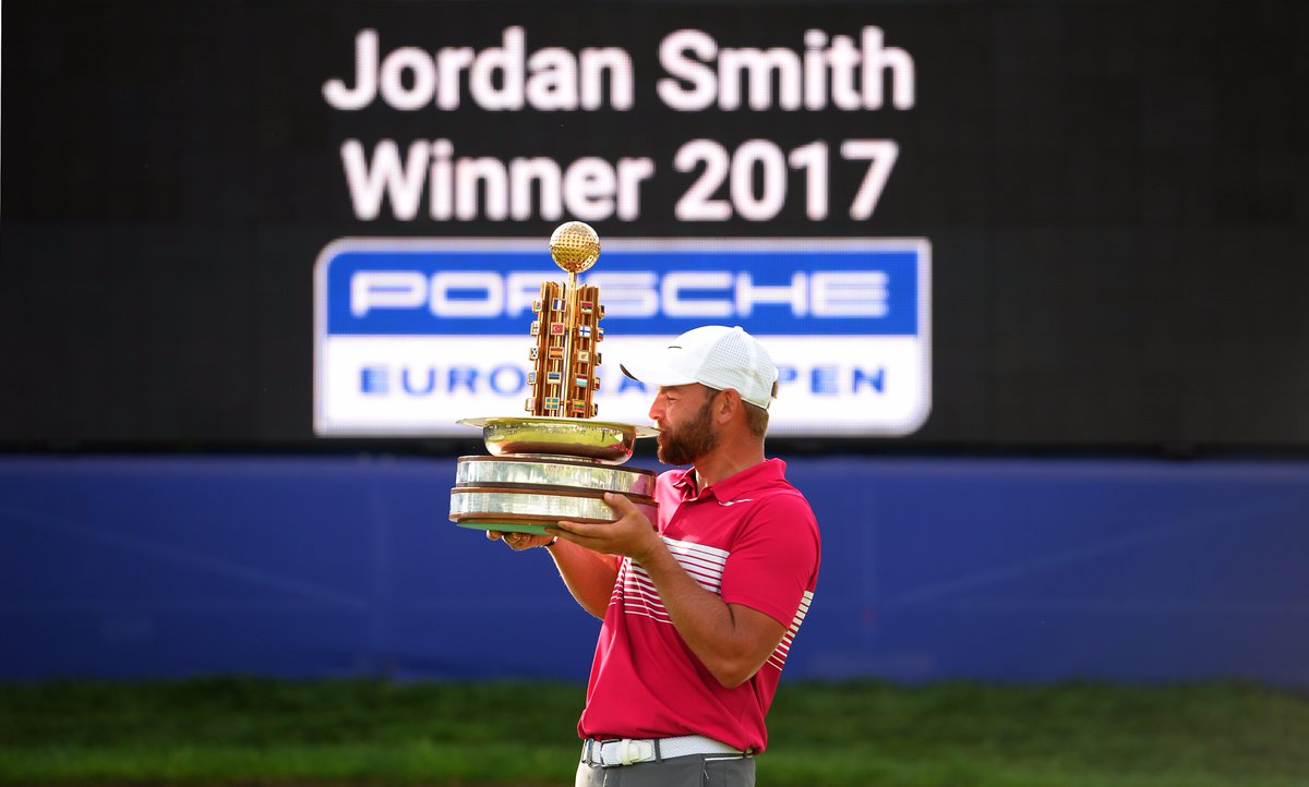 DPWorldTour's tweet photo. Jordan Smith's winning formula 📊

💪🏼 Avg drive: 296yds (3rd)
🎯 Fairways: 71% (7th)
⛳️ Greens: 74% (15th)
⤵️ Putts p/GIR: 1.74 (14th)

#PEO17 https://t.co/2eFqd4yVER