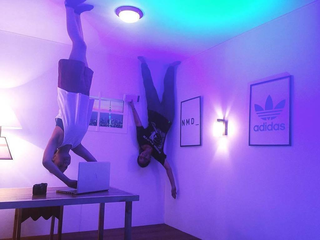 indiaphotoproj's tweet photo. Photo by @sharonborgoyary
・・・
Last night's fun in upside down room 🙃
.
.
.
#nmddelhi #design #NMDLaunch #nmdparty … https://t.co/TAdSczgIfI https://t.co/zDyISEVDcC