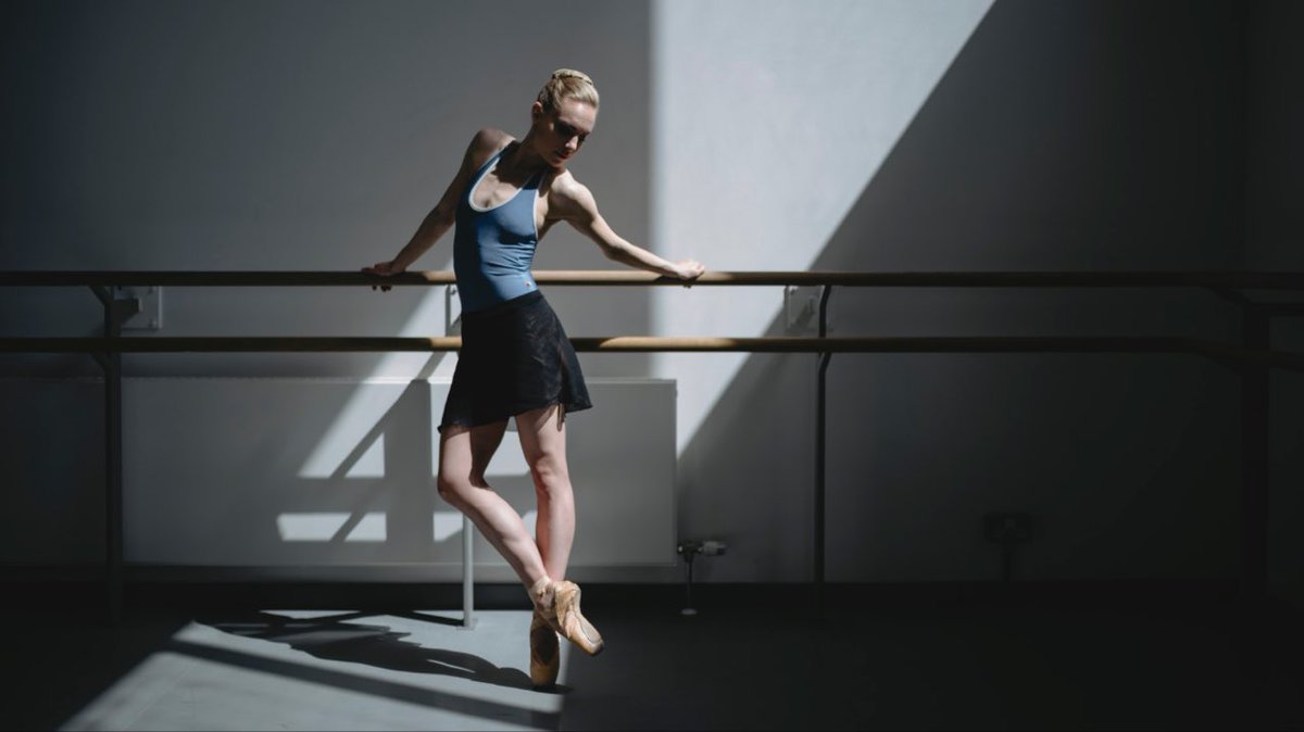 bethanykgarner's tweet photo. #MondayMotivation - back at the barre ready for class in the studio @scottishballet @FreedofLondon #Ballet  #Music #PointeShoes #Performance https://t.co/8GEKRBkYWR