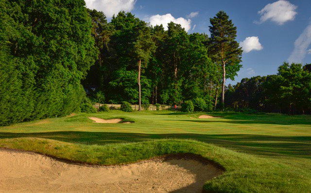 RT &amp; follow for a chance to win a 4ball in our August Prize Draw. Entry closes 31st August. Good luck! #golf #freestuff