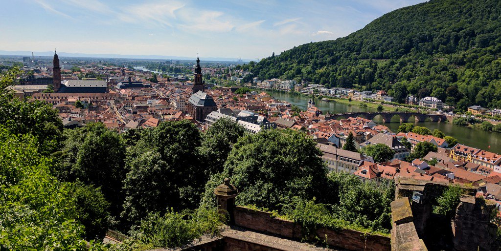 info_pear's tweet photo. Heidelberg Germany https://t.co/8j7U04eEOr https://t.co/v1vESvQUJZ