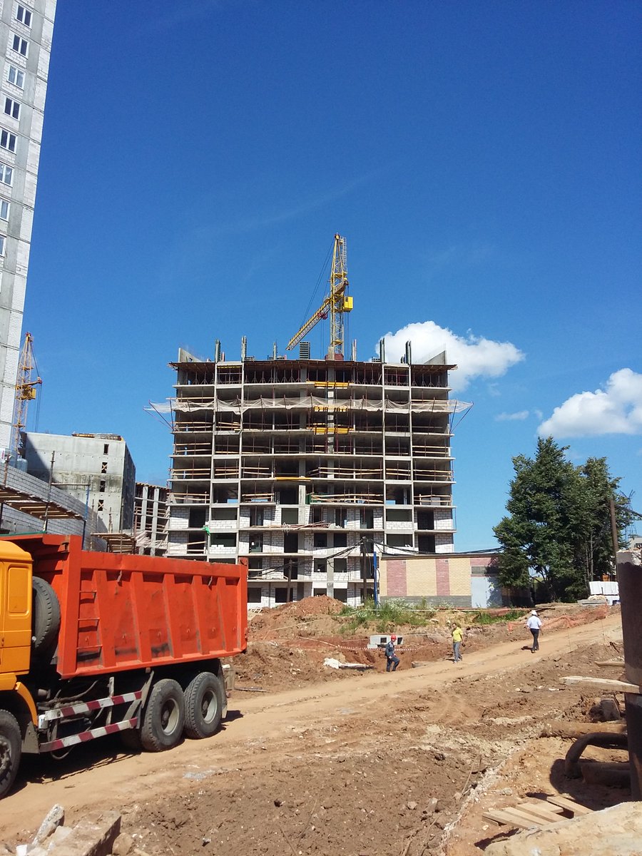 Marshal_Grad's tweet image. Наш второй дом растет! Некоторые секции полукруга уже почти готовы (строятся на уровне 10 го этажа).