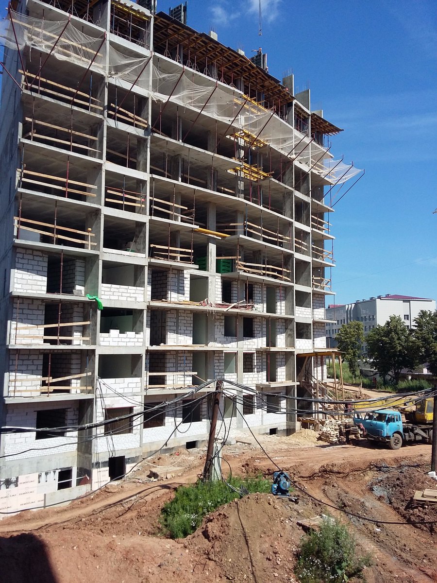 Marshal_Grad's tweet image. Наш второй дом растет! Некоторые секции полукруга уже почти готовы (строятся на уровне 10 го этажа).