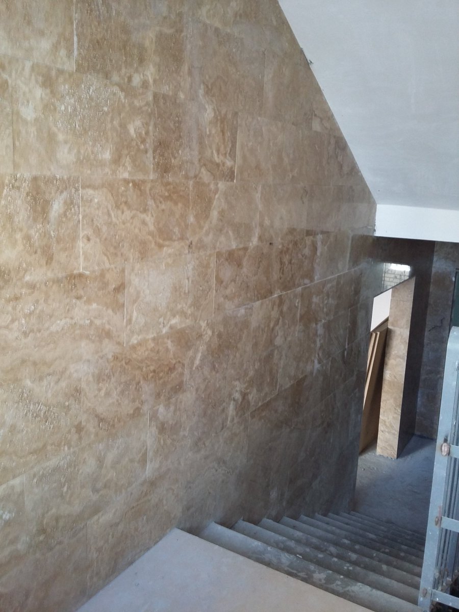 Marshal_Grad's tweet image. Продолжается отделка холлов натуральным камнем! Наш ЖК будет очень красивым

#маршалград #настройке #жкнаокскомсъезде #новосройкавцентре