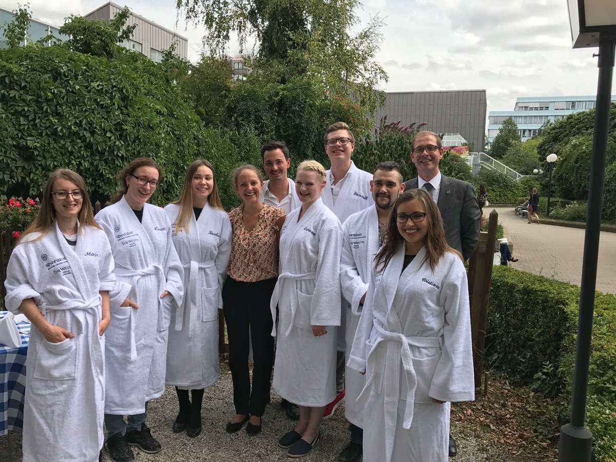 SheratonMunich's tweet photo. Wir sind stolz auf unsere Azubis und gratulieren zur bestandenen Abschlussprüfung. #sheraton #proud #happy #career #future https://t.co/TNlqnFIQTI