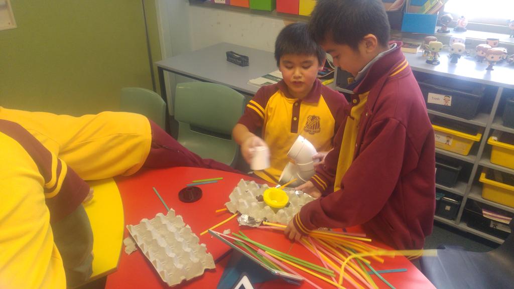 the_scostello's tweet photo. 4C designing and building containers to slow ice melting. Loving the hands of aspects of STEAM @MarkDiamondLPS @LansvalePS https://t.co/6cDJ0jVCQG