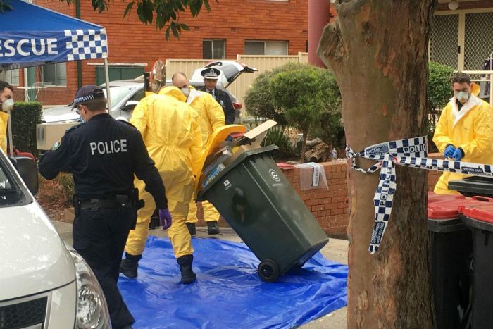 abc730's tweet photo. Terror plotters may have already tried to smuggle bomb onto an international flight. #abc730 #terrorraids
https://t.co/ESPehJOcWR https://t.co/nPIFNbWMgo