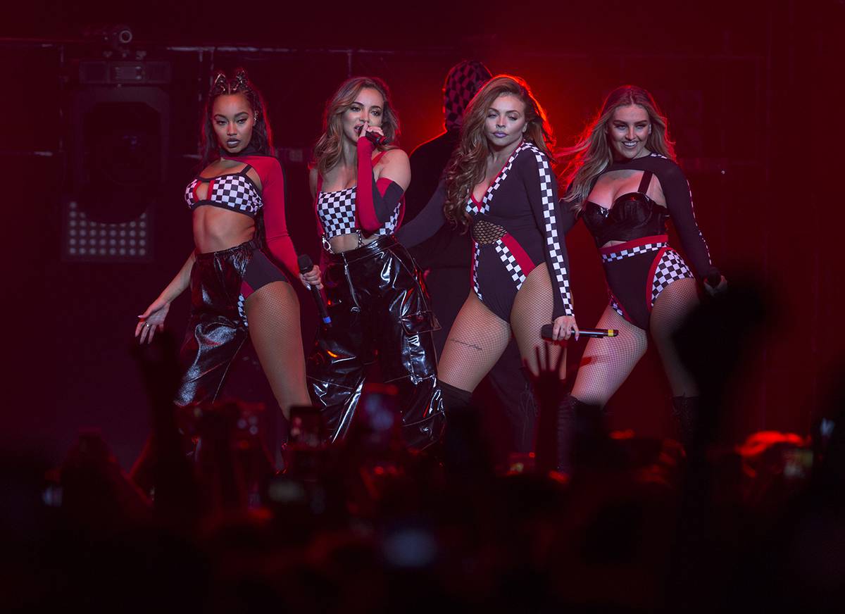 currentcrisis's tweet image. Little kids frisked by security at Little Mix's Auckland show twib.in/l/KzEAe9B8gkLz #manchester