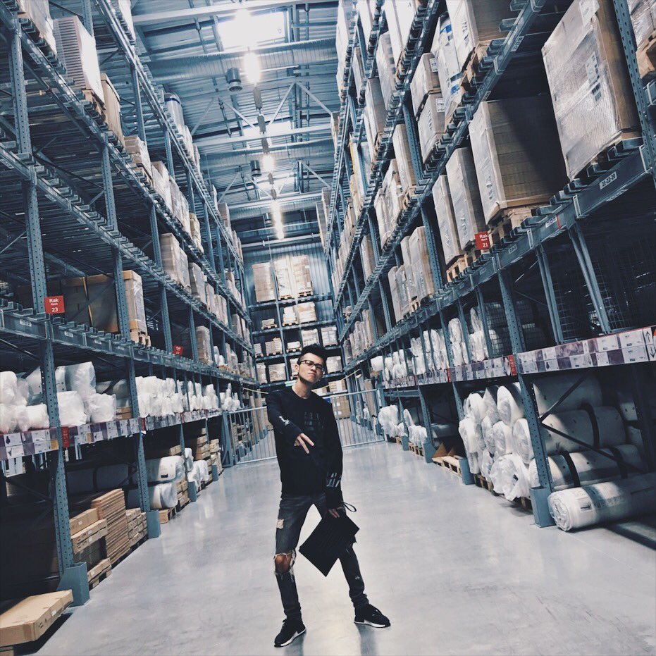 Rex_law62's tweet photo. 这一切的一切…
就这��的开始了。

#ikea #ootd #ikeaootd #freestyle #like4like https://t.co/ftBoW4VGSJ