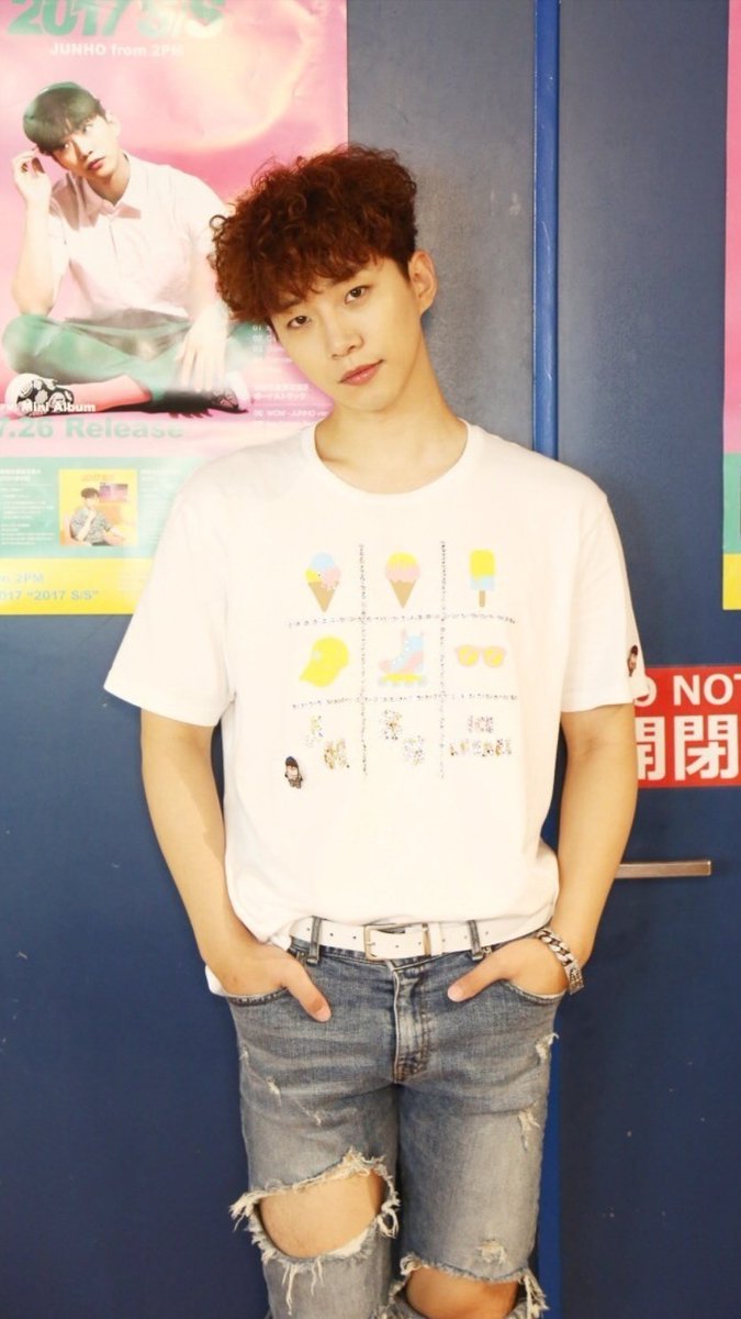 RainbowYooy's tweet photo. 💛１日のみの参戦💛
奇跡の整理番号１ケタ
目の前で見る事ができるなんて
今後あるかわからないけどぉ～
楽しかった🤣視線もいただけた(ToT)
JUNHOの笑顔やっぱ好きだわ
最後にソンムルありがとう＼(^o^)／
@dlwnsghek 
#札幌２日目
#JUNHO_2017SS https://t.co/kGwckFOyfw