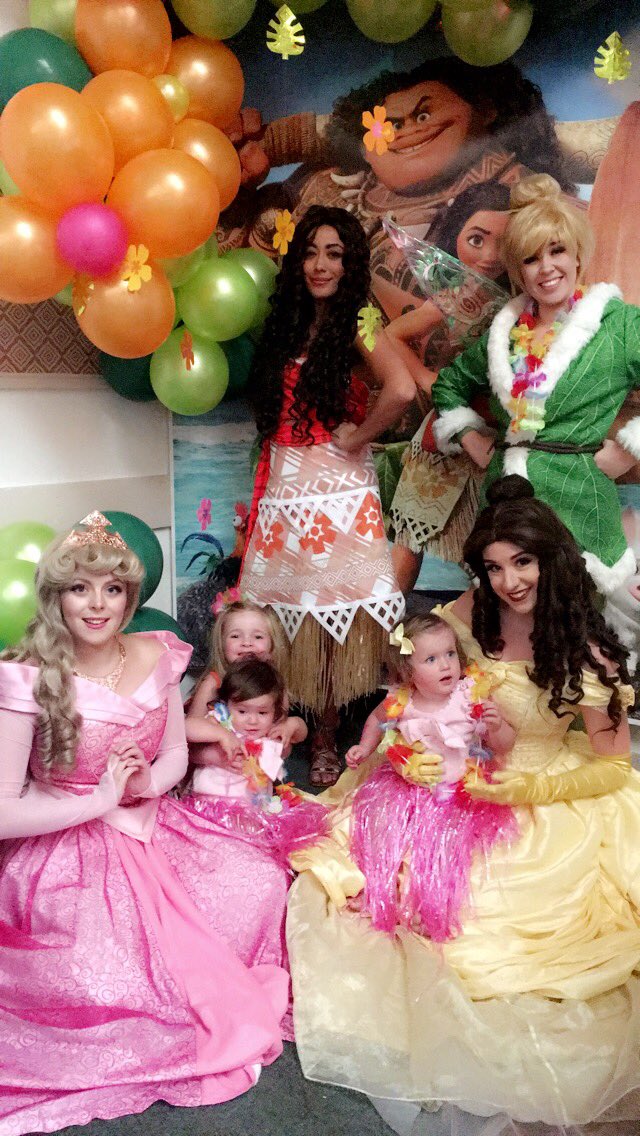 mrskitty_smith's tweet photo. Lovely time at Larni's party 🎉 https://t.co/Tp4Nr2evih
