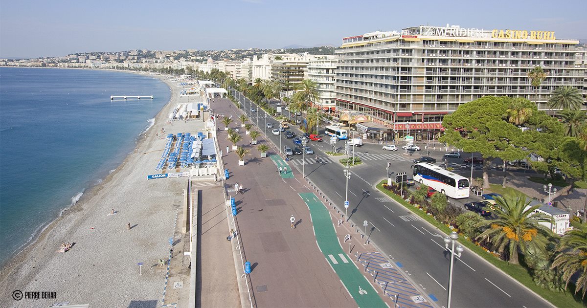 TriathlonNice's tweet photo. Sur le parcours du #TriNice ▶ La Promenade des Anglais
Une vue qui se perd dans la mer, une envie de s'arrêter, mais il faut continuer. https://t.co/RHhMuLdNoW