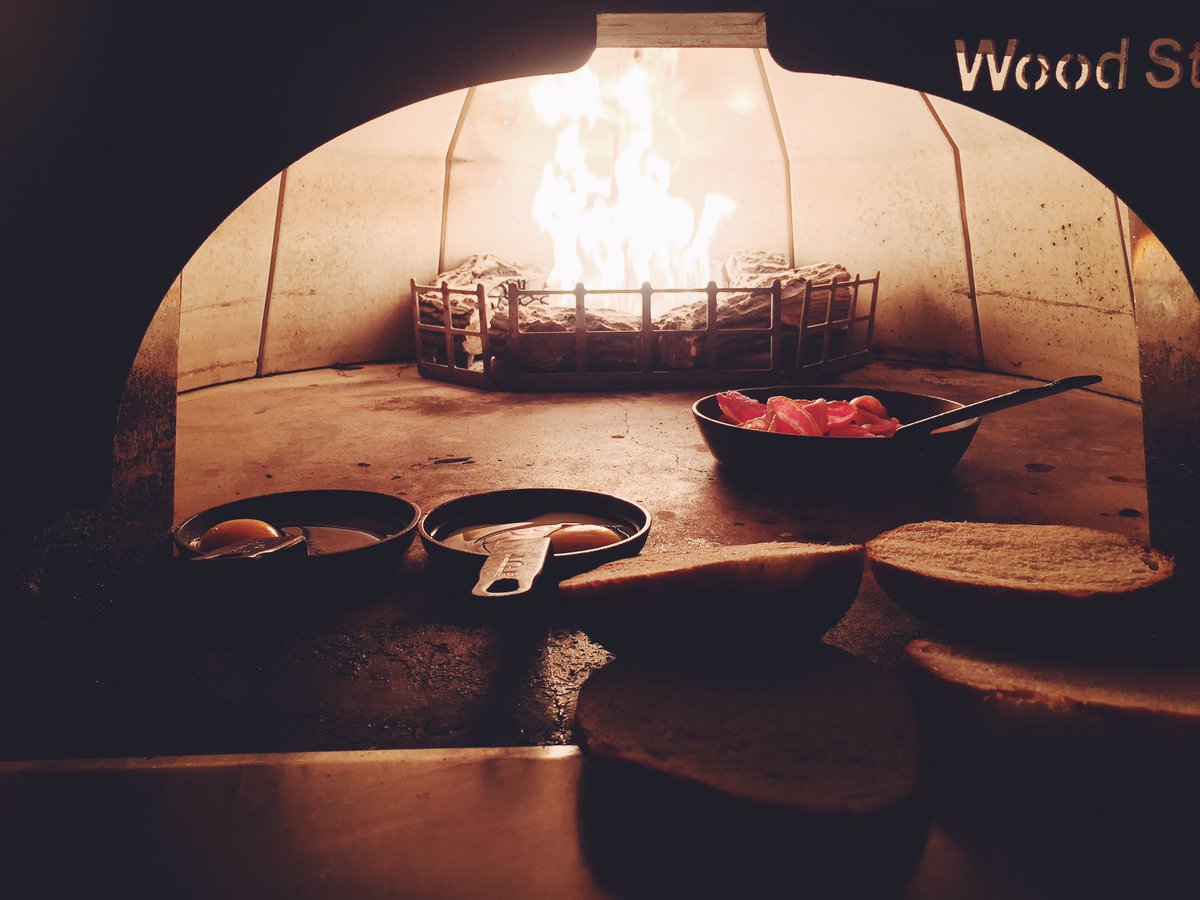 #Breakfast at <a href="/DonStreetDeli/">SR Don Street Deli</a> has never been so #HOT! #EggandBaconRoll #Delicous #Fresh #WoodFireOven