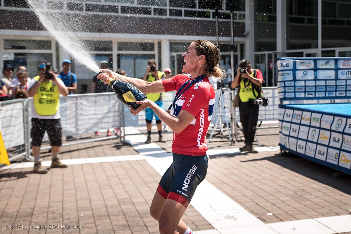 MTBgunnrita's tweet photo. Celebrating the bronze medal from the European Championship XCO #darfomtb17 #meridabikes I still love fighting in the top 😉 https://t.co/1DB8C9zHtX