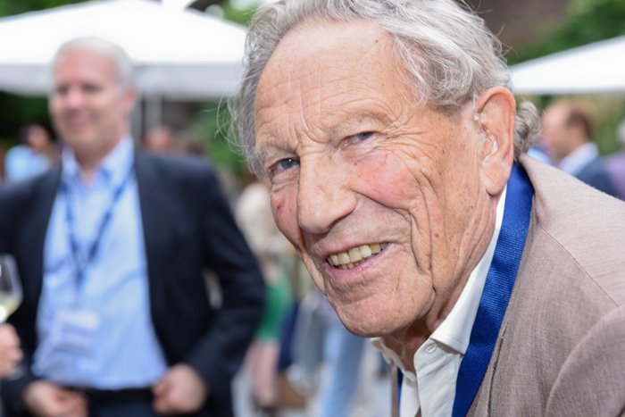 Een geweldige man en wetenschapper is overleden. Jon van Rood was een pionier op het gebied van transplantatiekunde en immunologie.