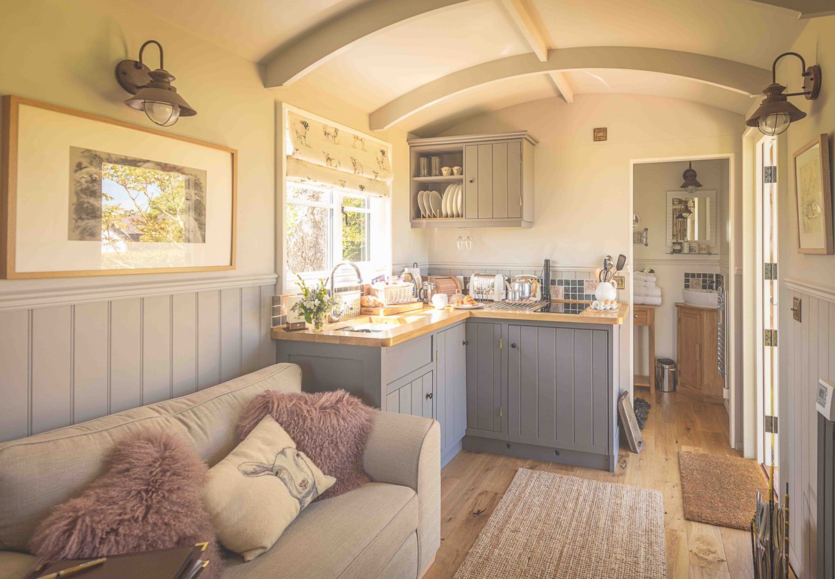 ShepherdsHutCo's tweet photo. Get in touch for our new #ShepherdsHut #Brochure! https://t.co/CmBikx7oZG
