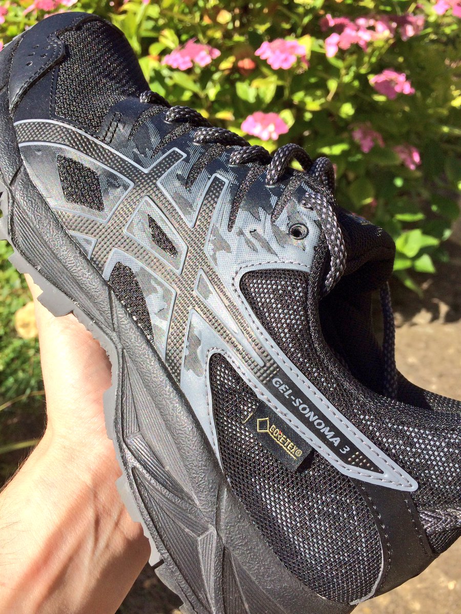 FawsleyFitness's tweet photo. Trying out some new #GoreText trainers hoping to keep my feet dry from the dew while cross country running this morning #ukrunchat #fitness https://t.co/dyOAgIgvjD