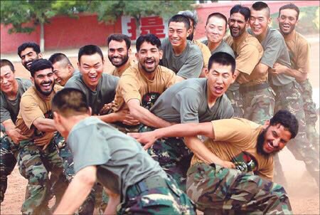 OfficialDGISPR's tweet photo. 🇵🇰🇨🇳
Pakistan Armed Forces felicitate Chinese PLA on its 90th Founding Day.
Best wishes from COAS.
Long live Pak China friendship, 中巴友谊万岁. https://t.co/tzlRCaX4jY