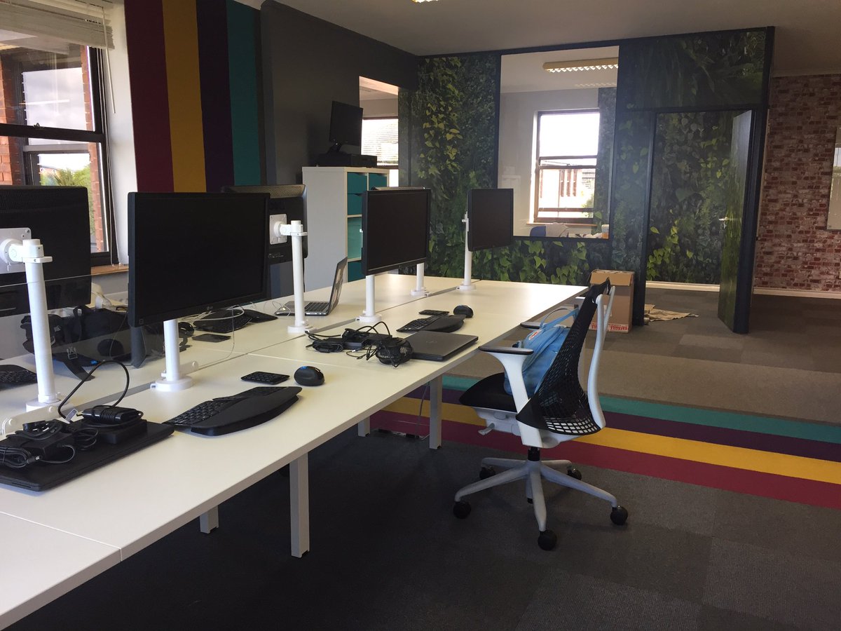 beckitastic's tweet photo. We moved into a new swanky bespoke office today! Most exciting! 🌈💕 (still a bit under construction 😋) https://t.co/wFDvX3u3Y1
