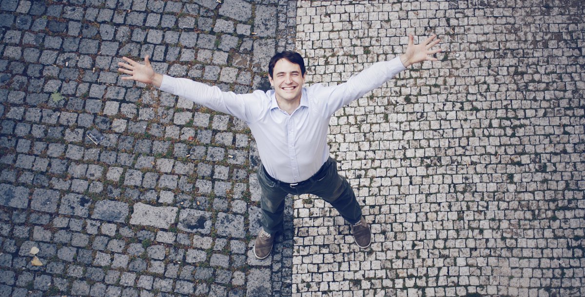 amic_cz's tweet photo. Jirka hledá štěstí a úspěch v běžných věcech. Kde je hledáš ty? Více na https://t.co/jIv15xEwGL #AMIPribehy #AMILife https://t.co/tB5HZ7HiVQ
