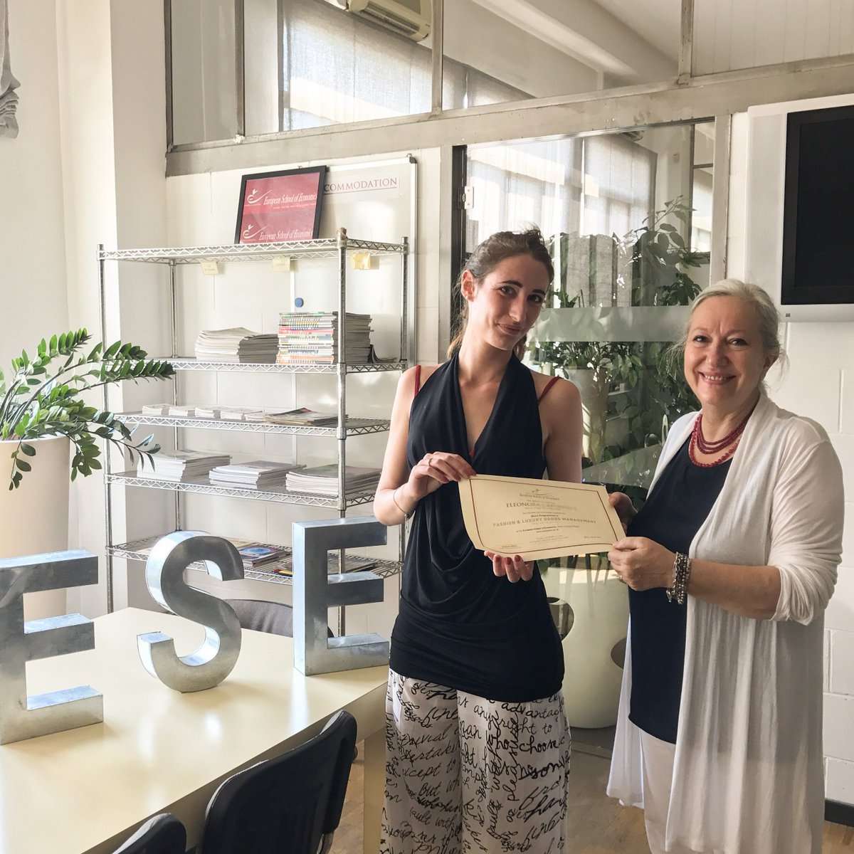 eseschool's tweet photo. #Congratulations #ESE #students - #certificate in #Fashion & #LuxuryGoods #Management
#fashionmanagement #studyinmilan https://t.co/qqu6ZUQQZg
