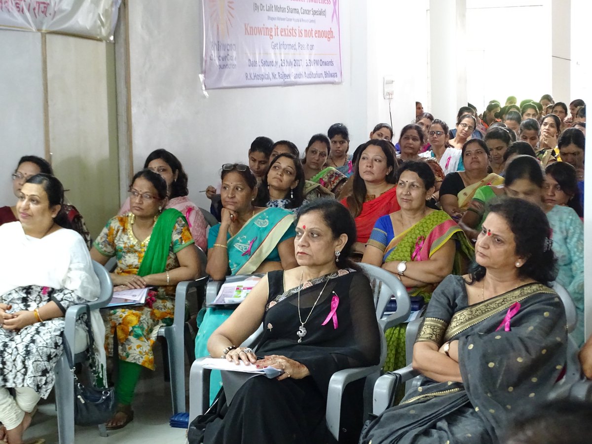 bmchrcjaipur's tweet photo. #Health #Awareness #Session on #Breast&amp;Cervical #Cancer in association #BhilwadaLionessClub #STStephensSchool #PorwalHospital @bmchrcjaipur https://t.co/lnVFoxW7KU