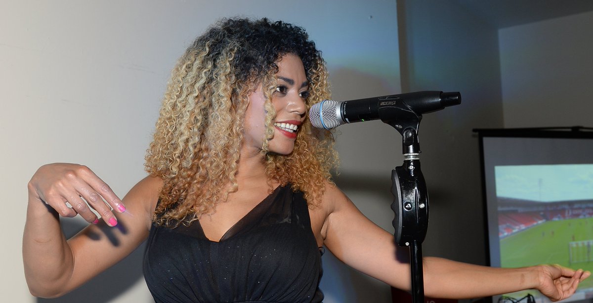 DonBusinessCup's tweet photo. Sharlereign singing #MoTown classics at the #Doncaster Business Cup Ball! #DBC #Ball #Charity #LiveMusic #HolidayInnDoncaster https://t.co/7TBujvUveA