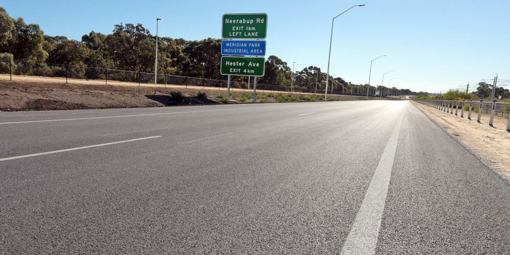 PerthNowLocal's tweet photo. Speculation of #MitchellFreeway extension opening prompts @WA_Roads to clarify what's actually going on #perthnews https://t.co/m0aGG2gzou https://t.co/m6SrLOXf21
