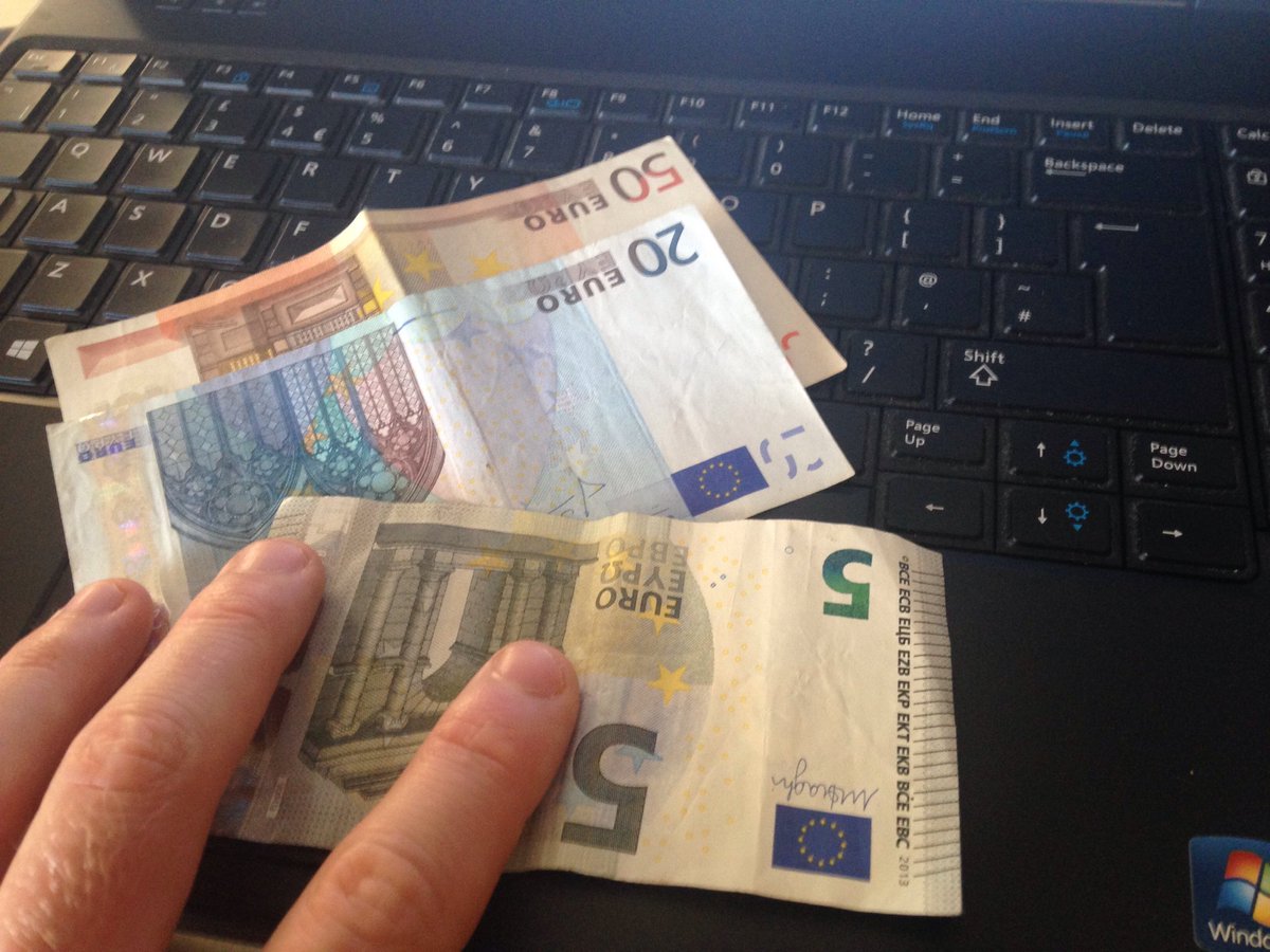 SurveyCompareIE's tweet photo. Get some extra cash for the weekend! Up to €5 per survey. Sign up here => https://t.co/bXY9lH1VTL https://t.co/8vuBpBzqHQ
