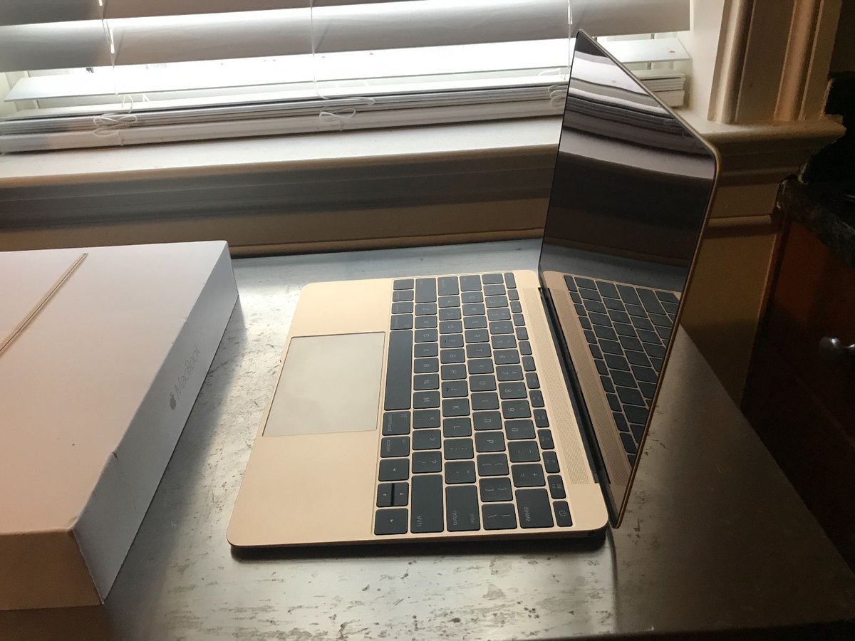 718ft's tweet image. GOLD MACBOOK GIVEAWAY!

To Enter:(checking)
-Follow @718ft 
-Turn ON Notifications 
-RT &amp;amp; LIKE THIS 
-Show Proof!

GOODLUCK TO YOU !❤️🍀