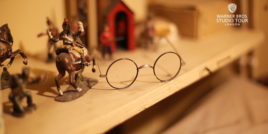 wbtourlondon's tweet photo. We'll be sharing our favourite Harry Potter props throughout the day. To join us, share yours with the hashtag #HappyBirthdayHarryPotter! https://t.co/hEMRvaje27