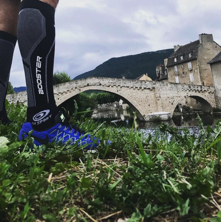 Bvsport_es's tweet photo. Empieza la semana con alegría, un buen paisaje y tus #boosterelite. 😁⛰️
#bvsport #bvsportathletes #iusebooster https://t.co/fs9knd1JSh