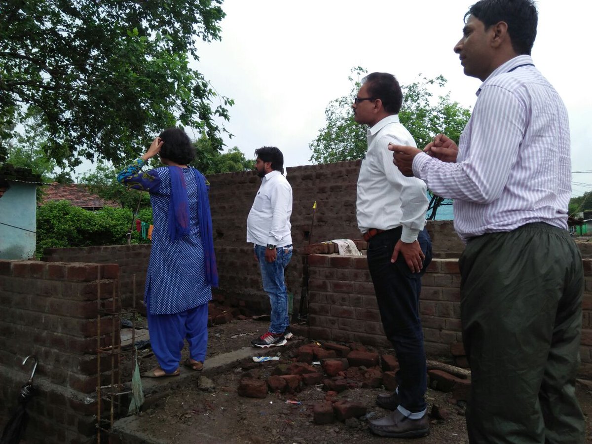 BhaskFoundation's tweet photo. #StateOfficial Visit #Bilkisganj #Sehore District.. https://t.co/ub0DrQVWRR