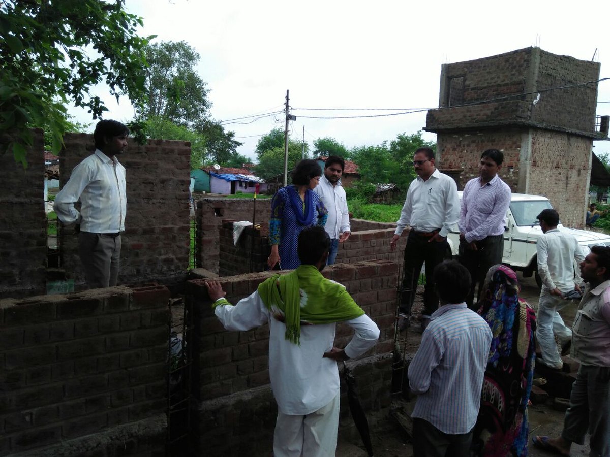 BhaskFoundation's tweet photo. #StateOfficial Visit #Bilkisganj #Sehore District.. https://t.co/ub0DrQVWRR