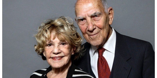 Le_NouvelObs's tweet photo. "Toute ma vie est celle d'une révoltée" : quand Jeanne Moreau s'entretenait avec Stéphane Hessel https://t.co/6ixVj0AURw https://t.co/bp9COFHrQM