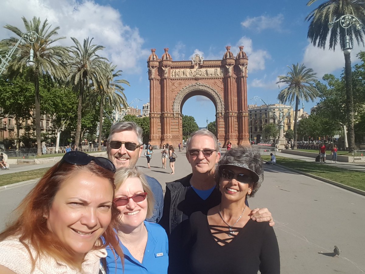 UniqueToursFcty's tweet photo. Are you ready for a trip to Barcelona with our guide Nicole? #MondayMotivation #Barcelona #Spain https://t.co/cSun8aZg2q