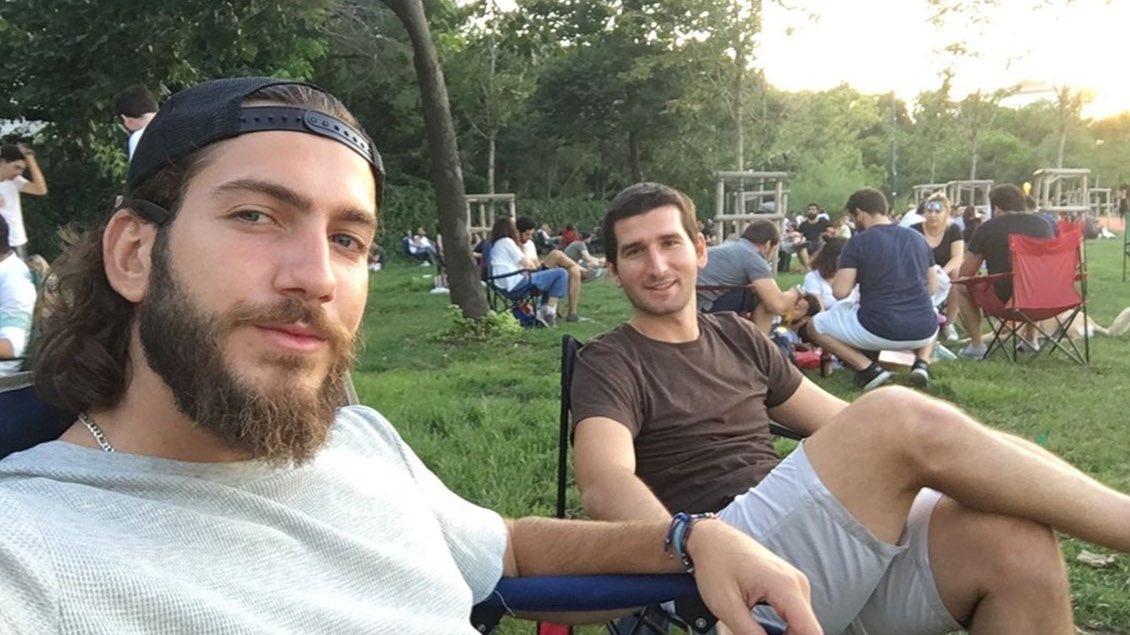 OGFC17's tweet photo. ŞOK ŞOK ŞOK!Ünlü Şampiyon Ogeday Girişken futbolcu hayranı Messi'yle Caddebostan sahilde görüntülendi @OgedayGirisken @keremsofu 😂💙🐦 https://t.co/OqqlsNVJJQ