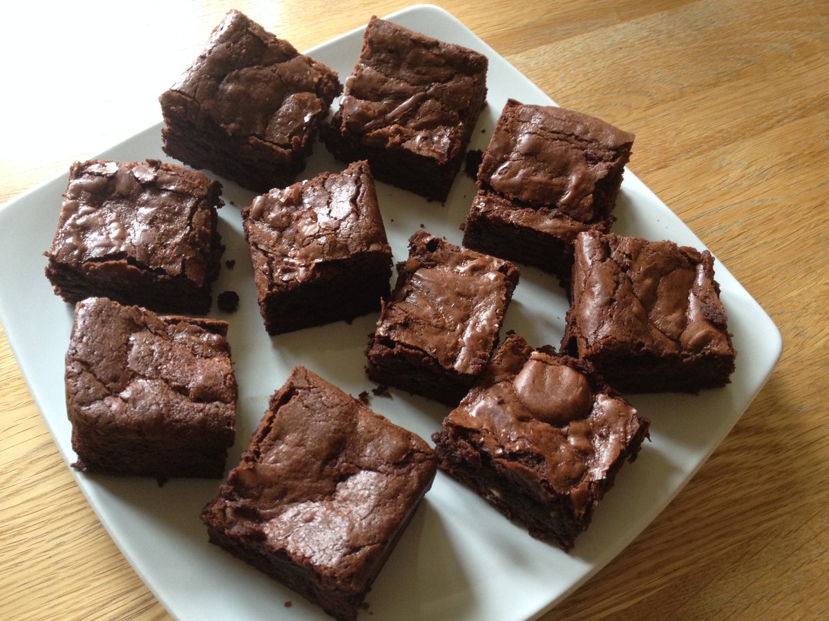 GreenfieldServs's tweet photo. We cooked #Brownies on our @KamadoJoeUK &amp; @BigGreenEgg 😍😋https://t.co/pOpRFKZ32E https://t.co/nu7FK6PPWZ