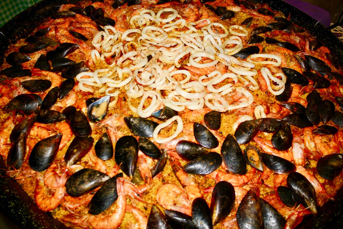 LaurasWorldza's tweet photo. #HolaPaella at @goodfoodSA - seafood paella heaven! Cc: @WhimsicalSA #GFWS #GFWS2017 #LaurasWorld https://t.co/PKeNcv3EjY