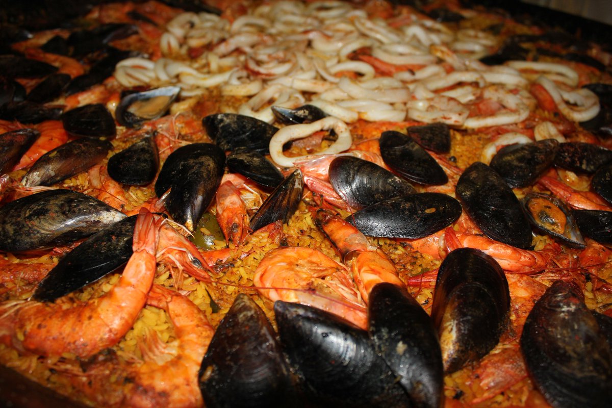LaurasWorldza's tweet photo. #HolaPaella at @goodfoodSA - seafood paella heaven! Cc: @WhimsicalSA #GFWS #GFWS2017 #LaurasWorld https://t.co/PKeNcv3EjY