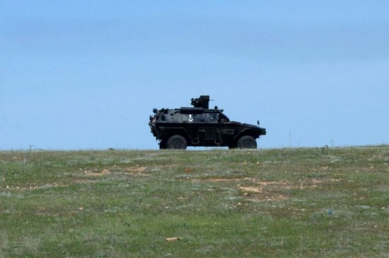 currentcrisis's tweet image. Turkey detains soldiers 'who beat Syrians on border' twib.in/l/XAd9jekE6oB8