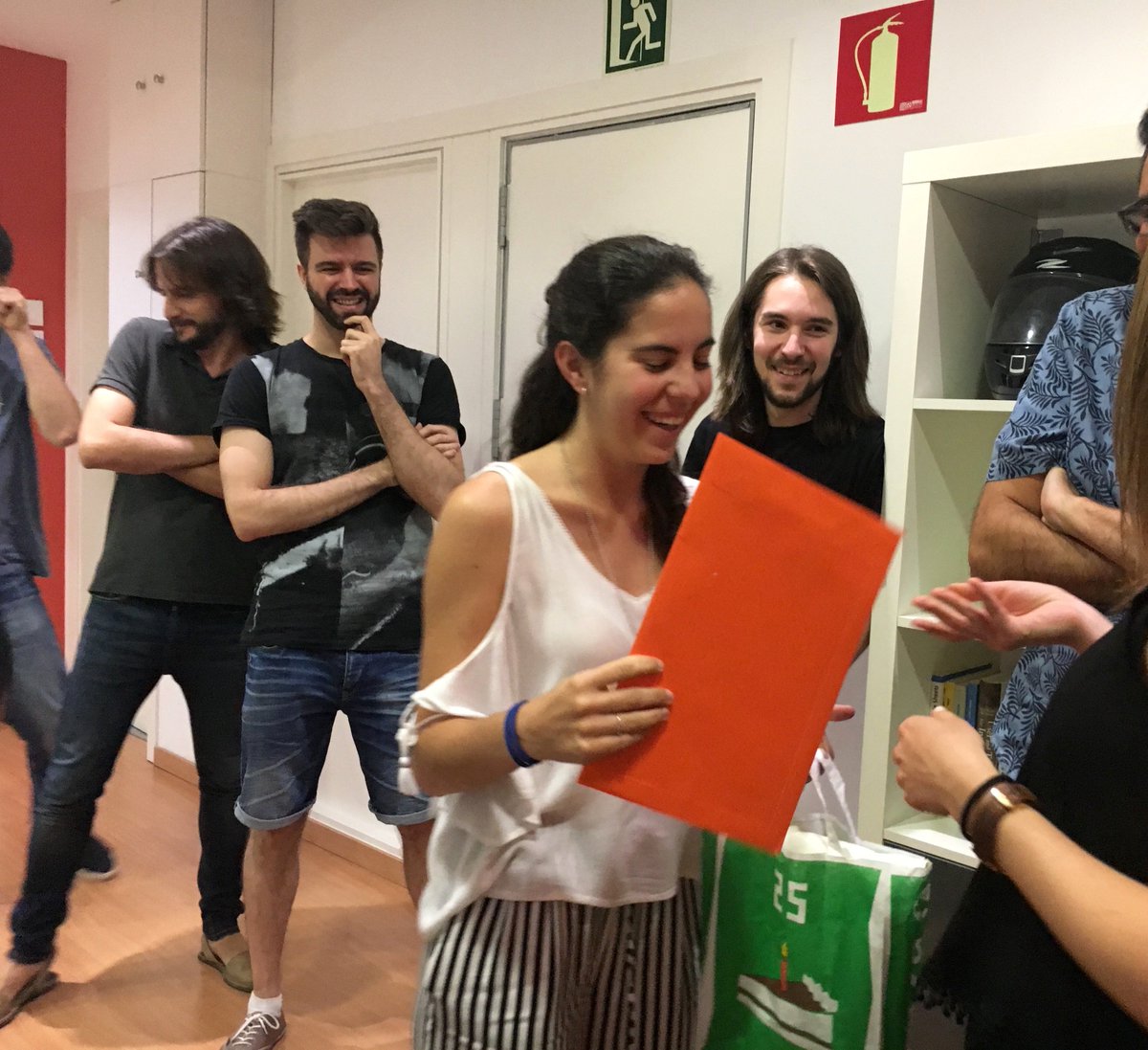 Interactius_UX's tweet photo. ¡Hoy @lauracarasso termina las #prácticas en @Interactius_UX! Te deseamos mucha suerte Laura, ¡gracias por formar parte del #Interacteam! https://t.co/8RowNQOp0O