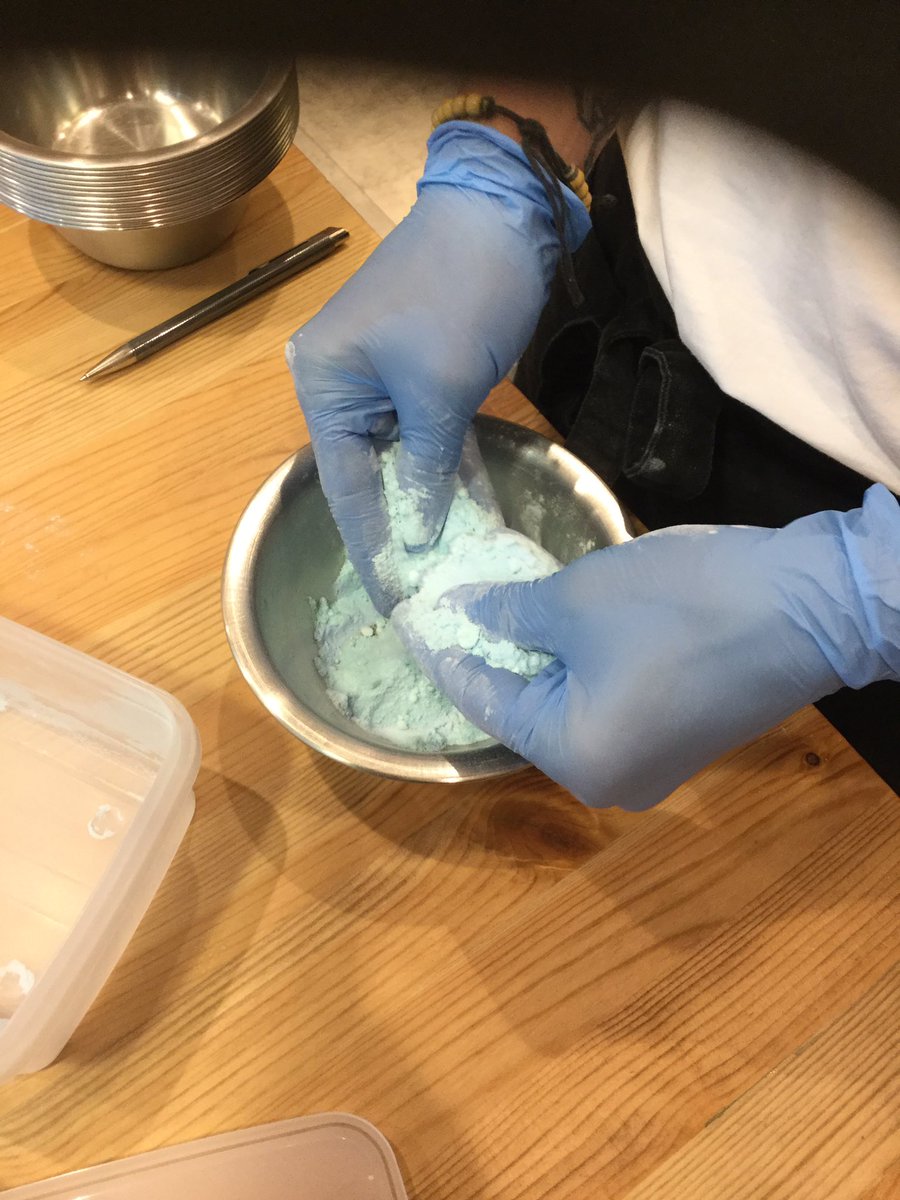 Lushluton's tweet photo. During the holidays you can come down a make your own bath bomb! Today we are making Ickle Baby Bot 🤖 https://t.co/BkCxXRUfuS