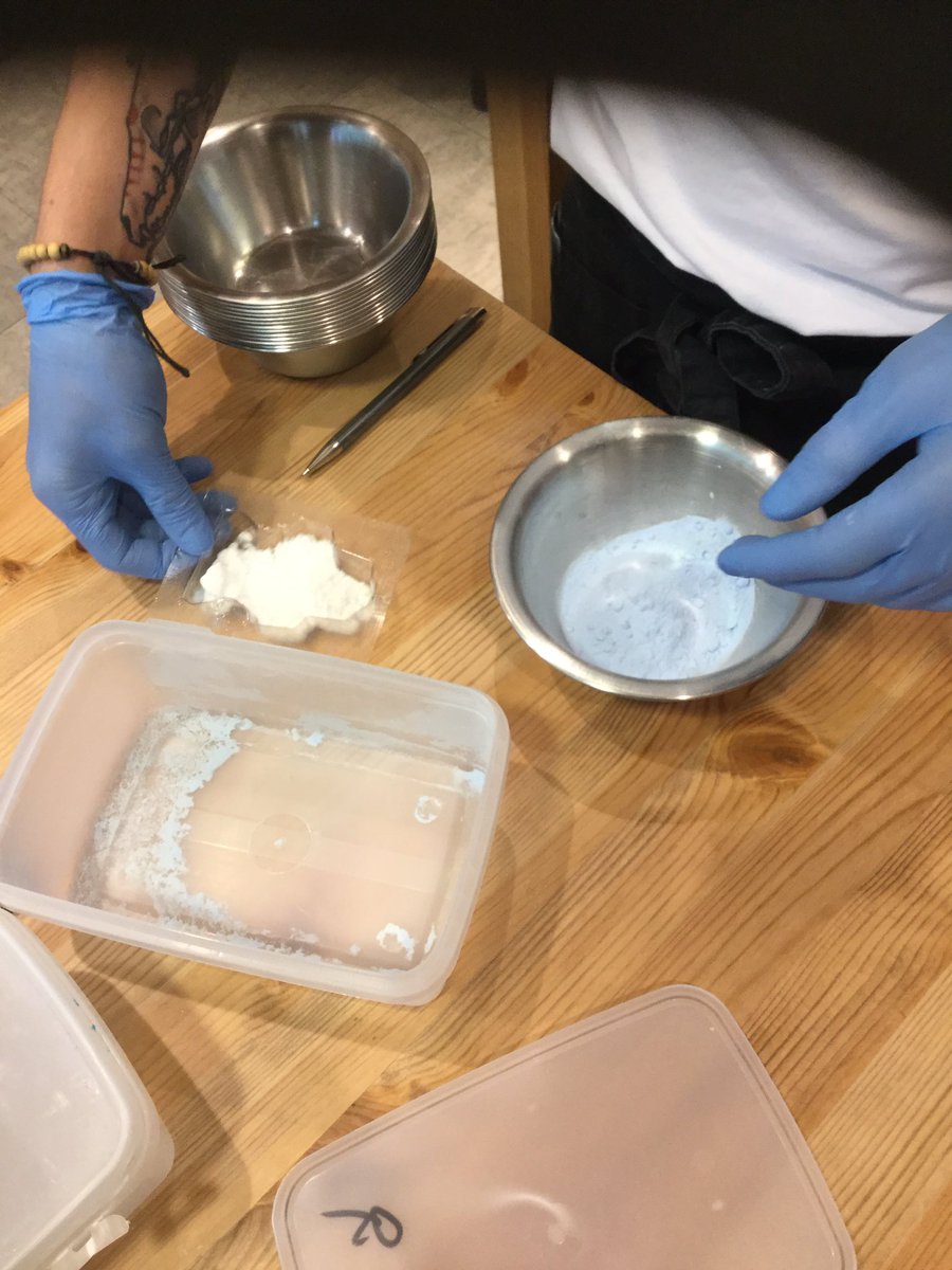Lushluton's tweet photo. During the holidays you can come down a make your own bath bomb! Today we are making Ickle Baby Bot 🤖 https://t.co/BkCxXRUfuS